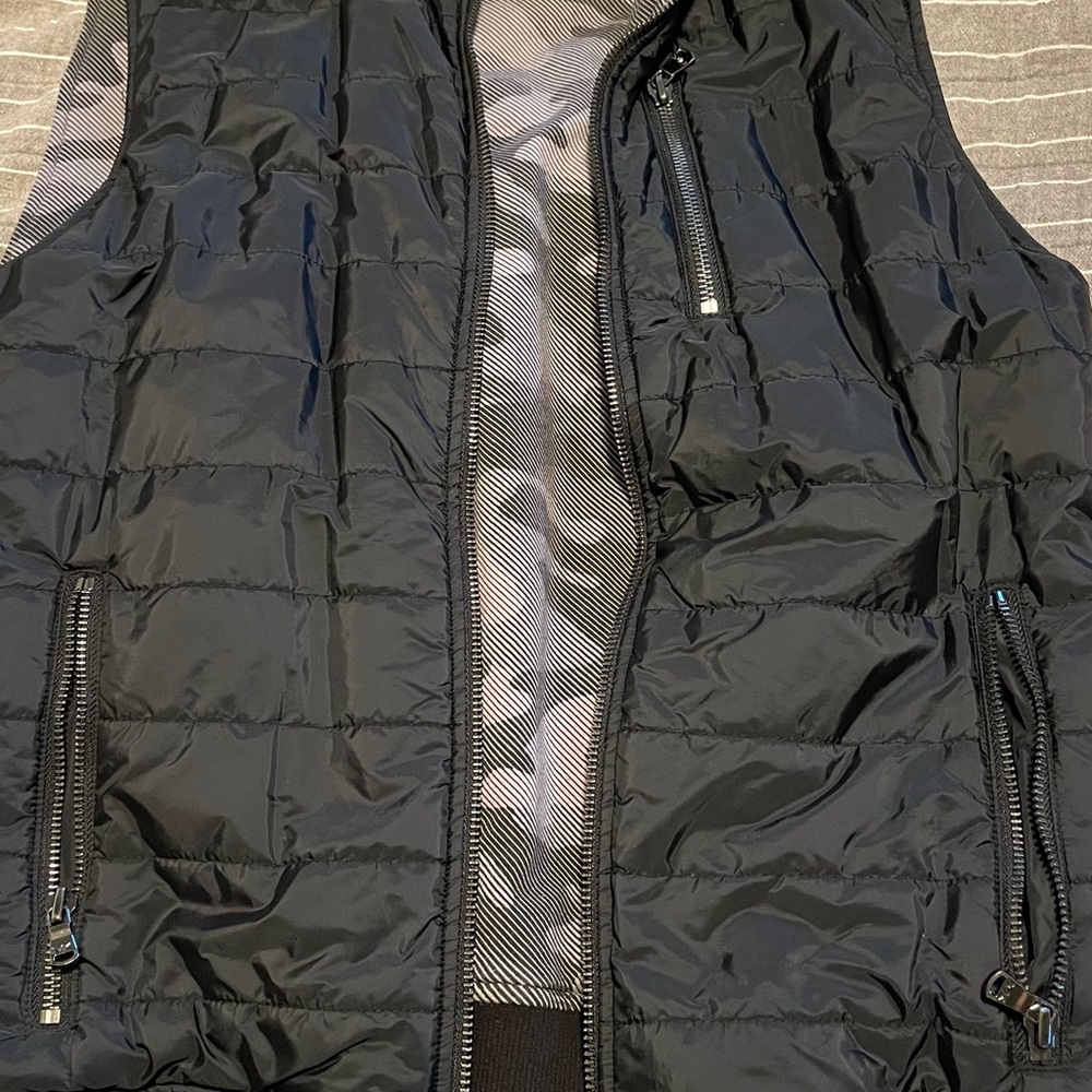 Men's vest reversible black /gray camo small